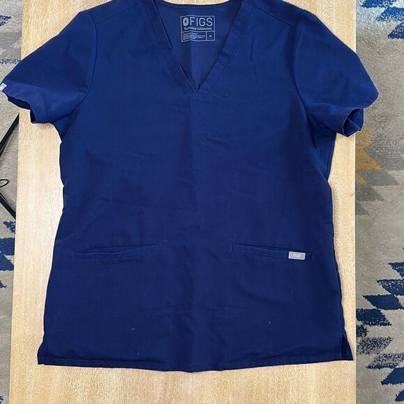 Figs Casma Three-Pocket scrub top - Picture 1 of 6